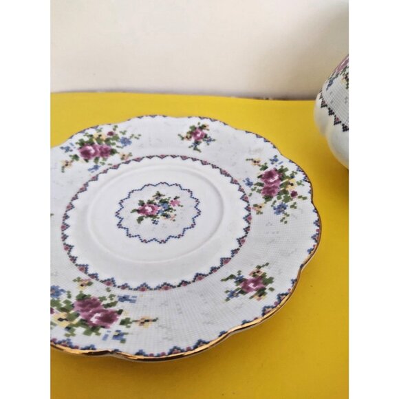 Royal Albert Petit Point Large Gravy Boat with Underplate 1970's - Picture 9 of 13